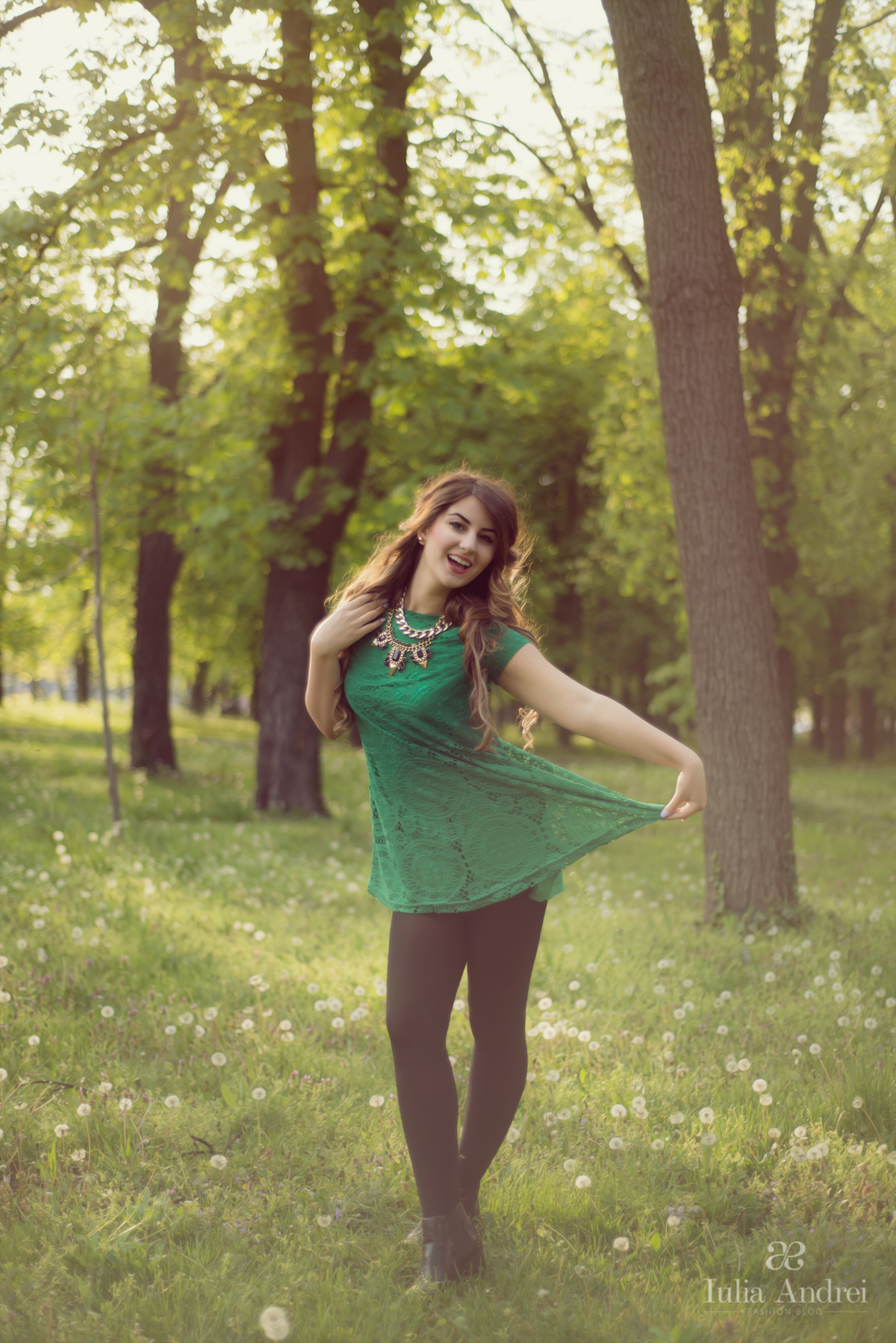 rochia verde din dantela in tinuta de primavara iulia andrei fashion blog