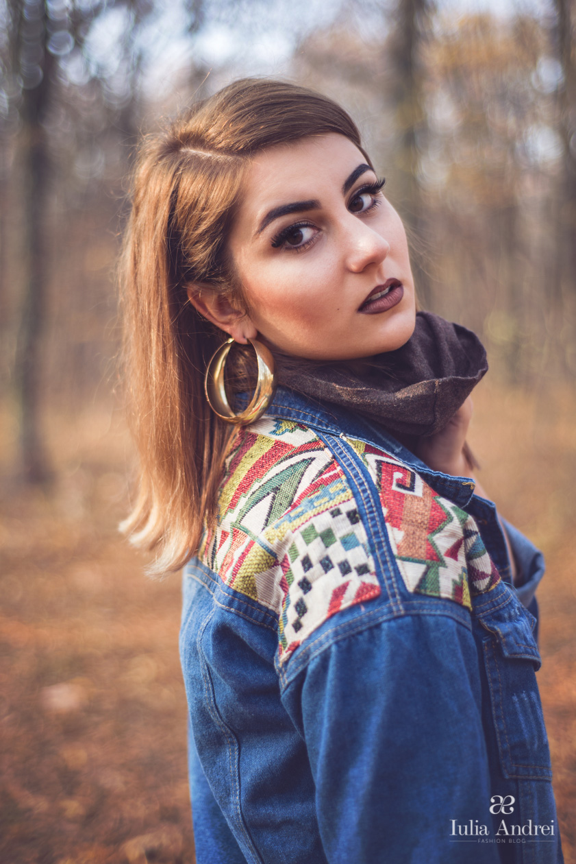 Cum purtam culorile toamnei Geaca de blugi cu imprimeu si geanta maro supradimensionata Iulia Andrei Fashion Blog